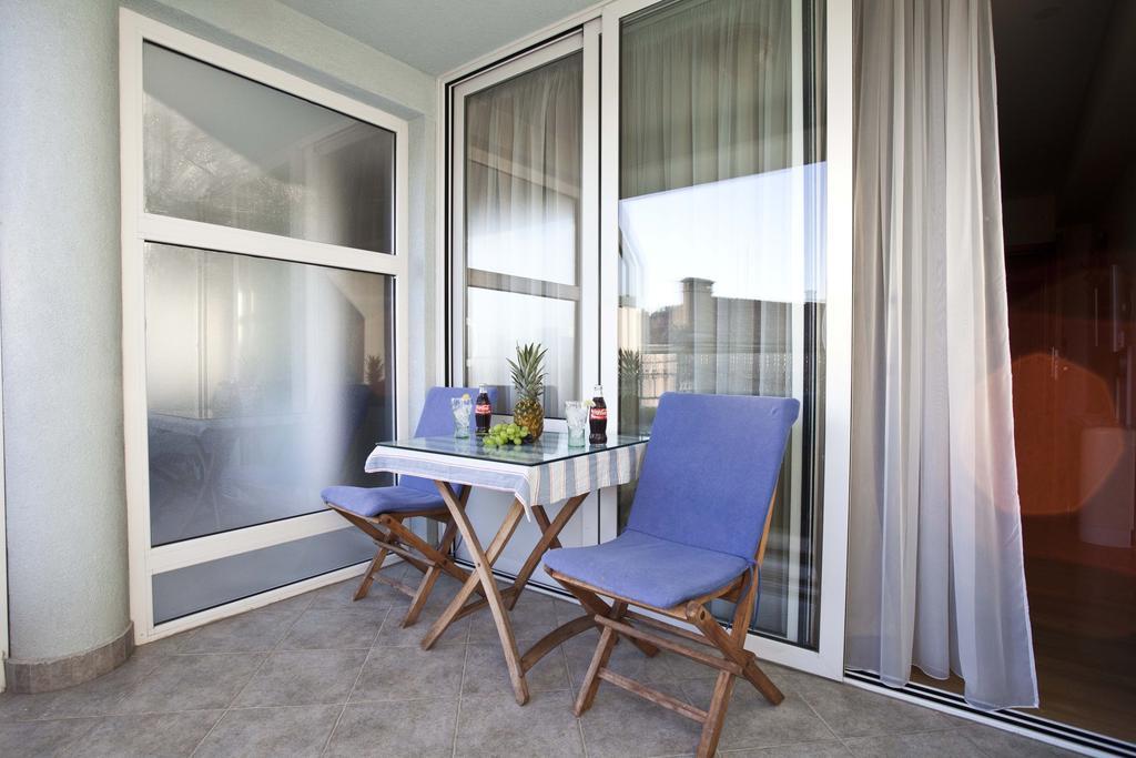 Studio Apartmani Bijeli Delfin Weißenburg Zimmer foto